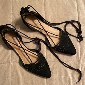 Flats that tie up your ankle! Super Cute!